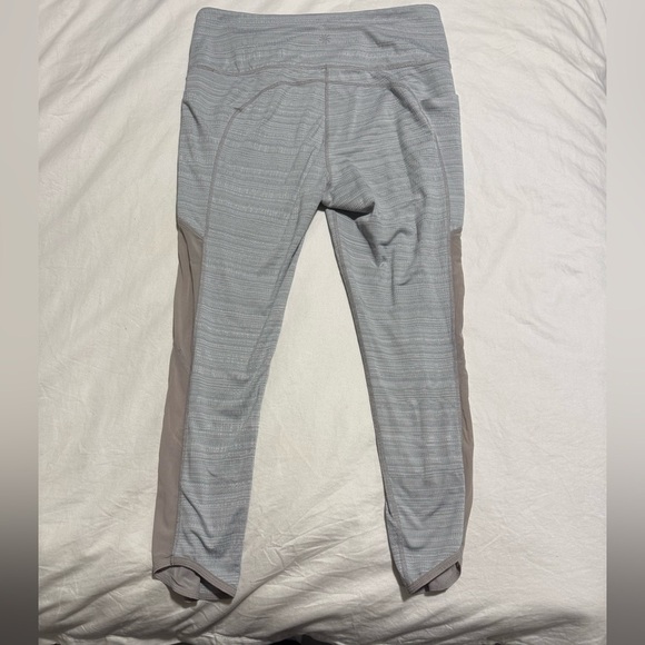 Athleta Gray High Rise Leggings Sz L Mesh Capri Yoga Fitness Running Pants - Picture 8 of 13
